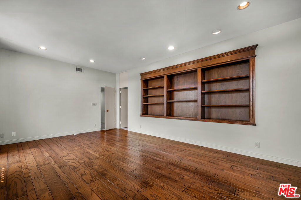 1333 S Beverly Glen Boulevard - Photo 11