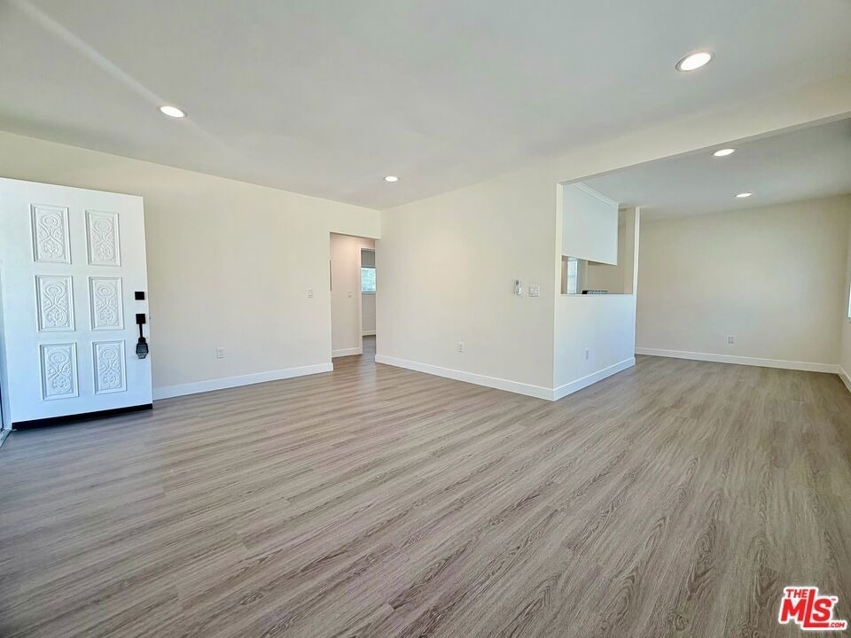 410 E Cherry Avenue - Photo 1