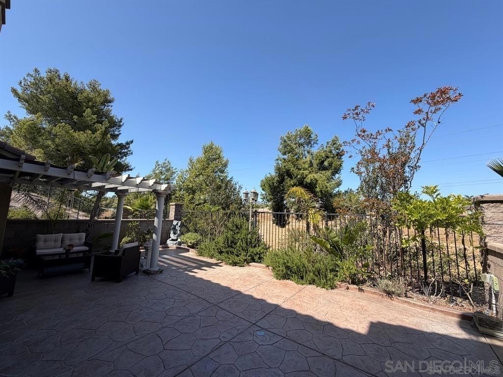 2297 Treetop Lane - Photo 4