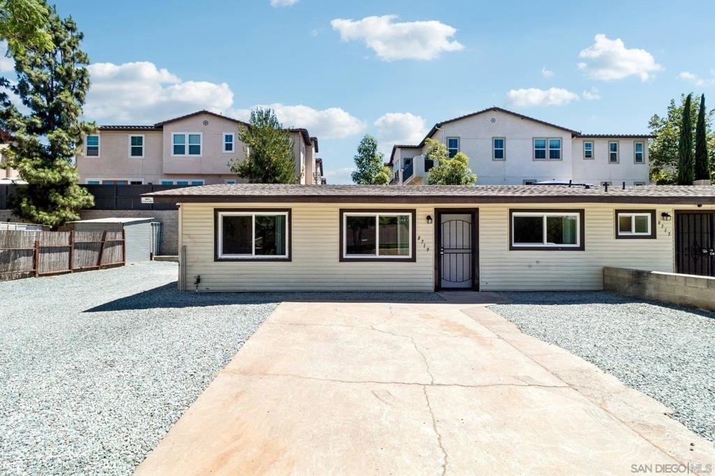 8719 Carribean Way - Photo 0