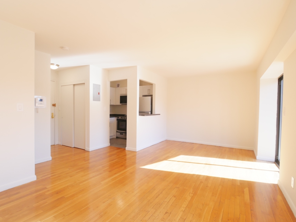 245 East 84th Street - Photo 8