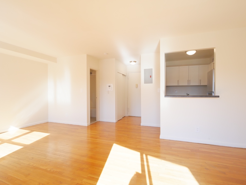 245 East 84th Street - Photo 5