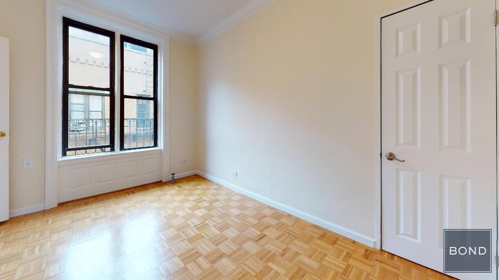 305 West 45th Street Apartment 6K - Photo 2