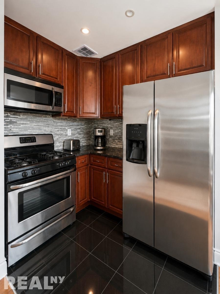 1/2  Washington Avenue - Photo 3