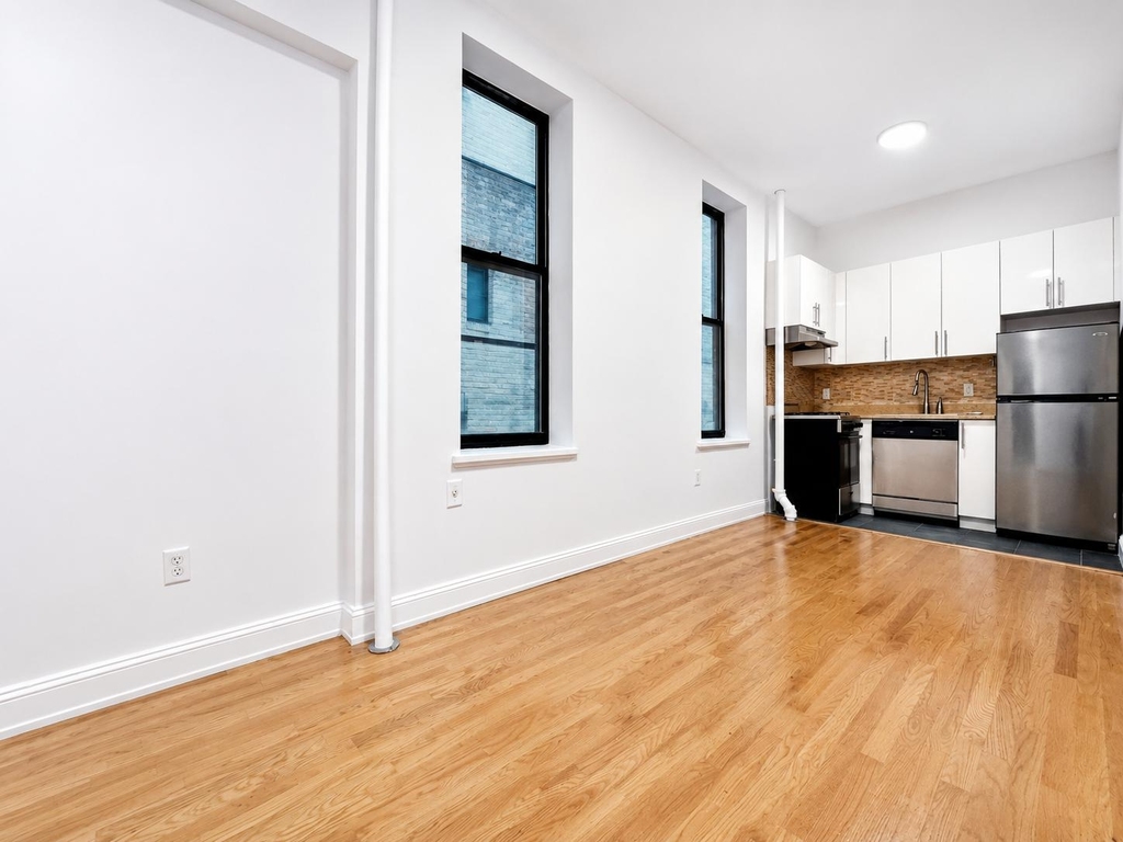 29 West 12th Street - Photo 2