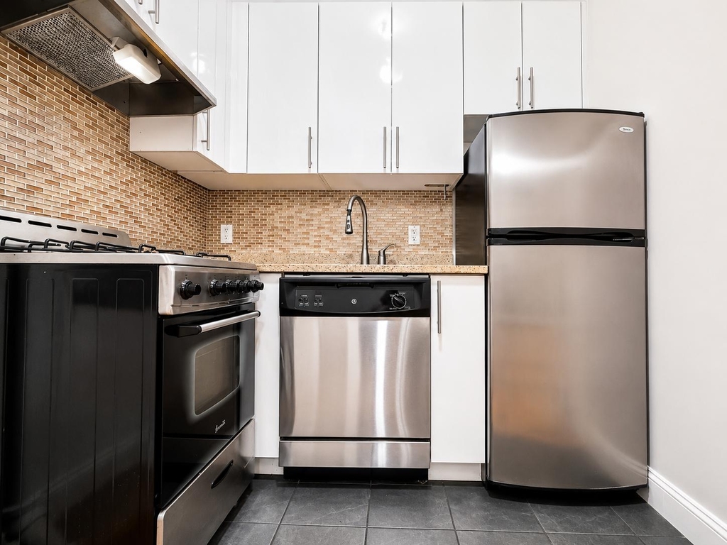 29 West 12th Street - Photo 8