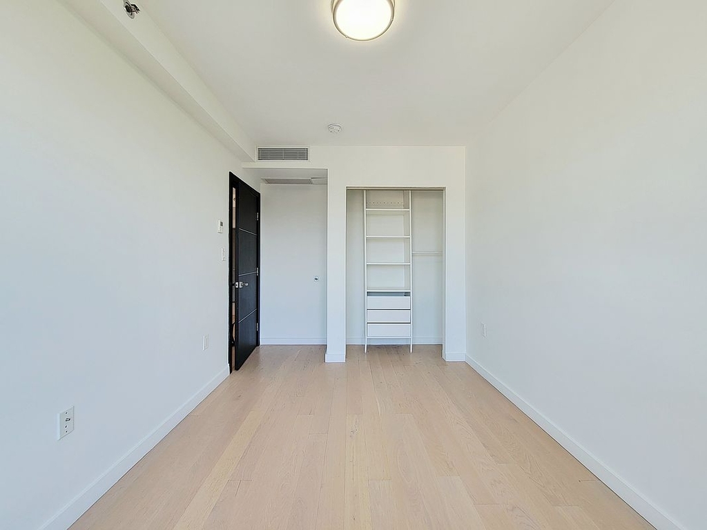 45th Avenue - Photo 7