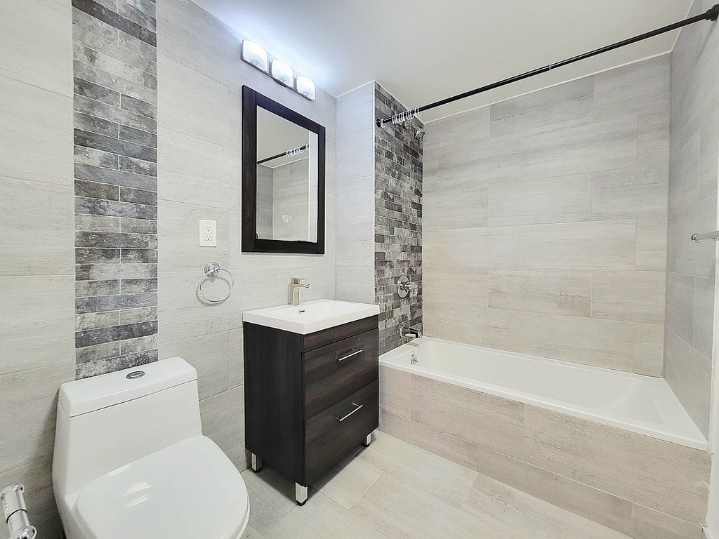 45th Avenue - Photo 10