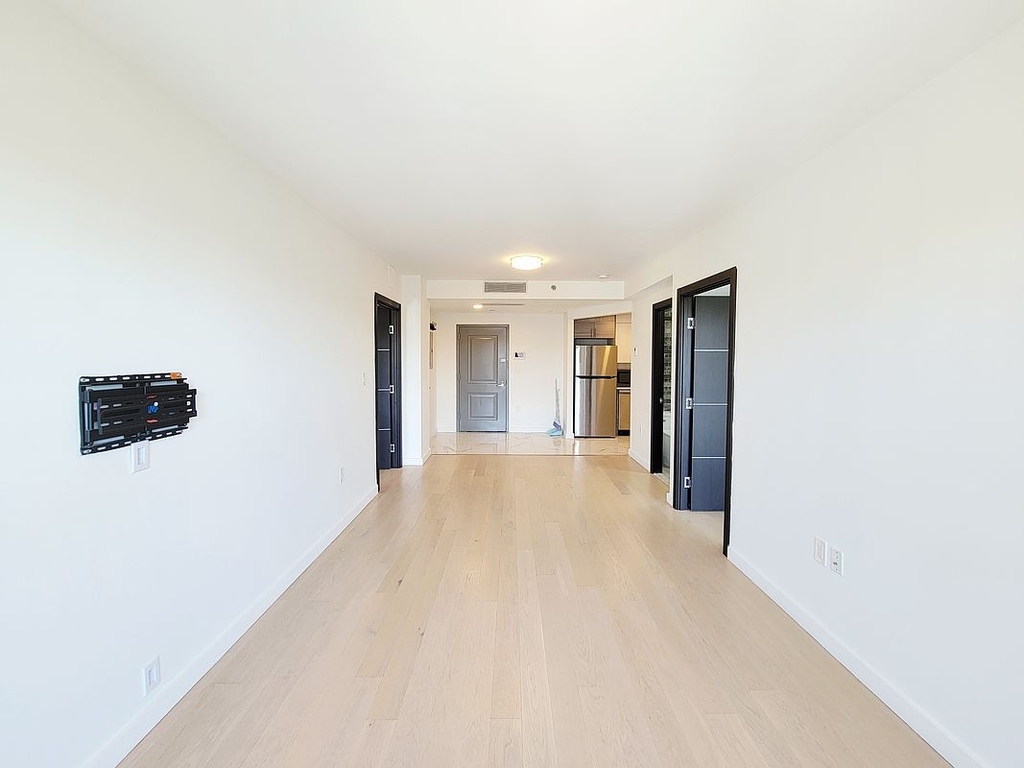 45th Avenue - Photo 2