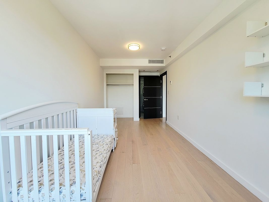 45th Avenue - Photo 10