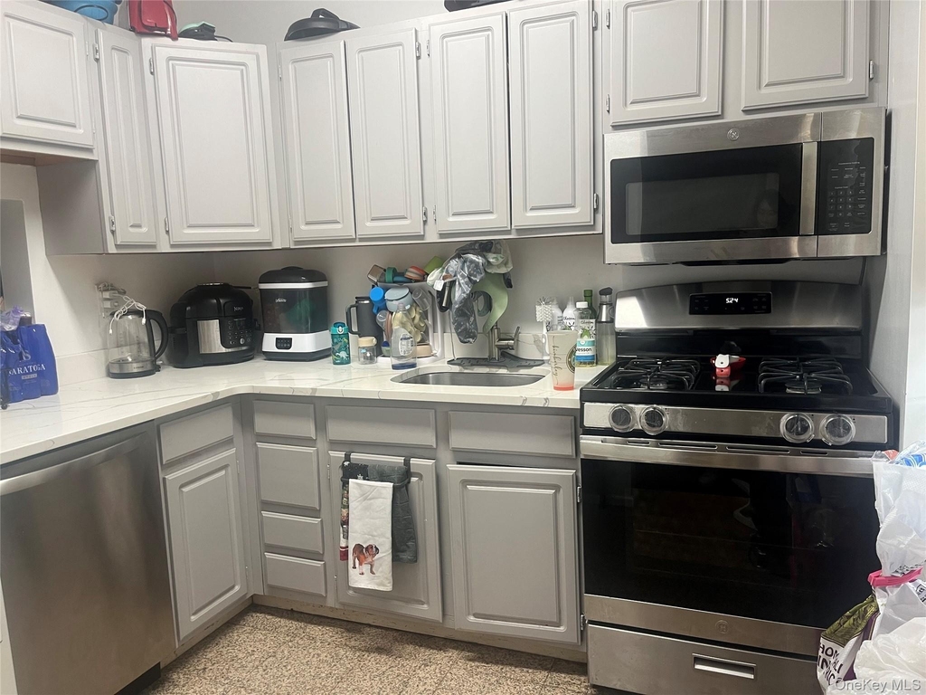 39-05 208 Street - Photo 4