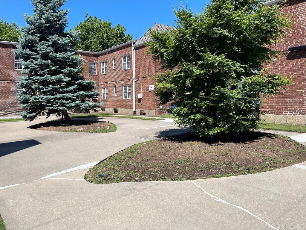 39-05 208 Street - Photo 8