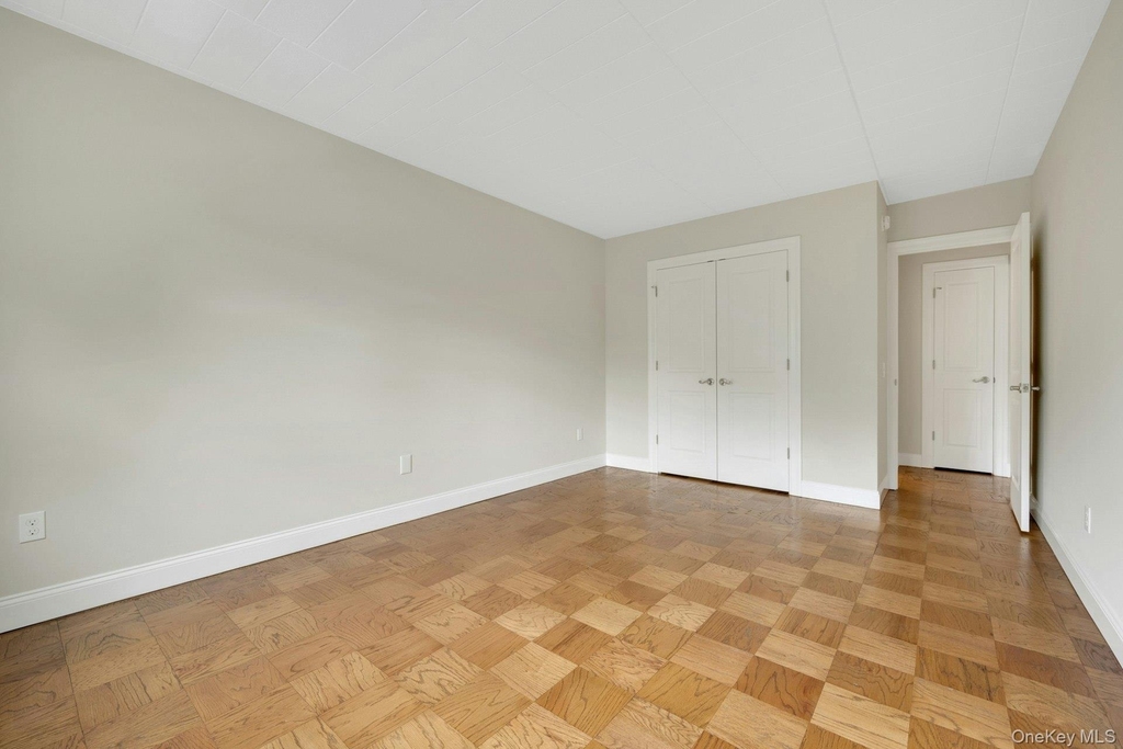 505 White Plains Road - Photo 15