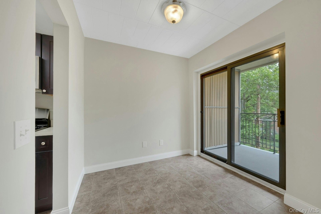 505 White Plains Road - Photo 7