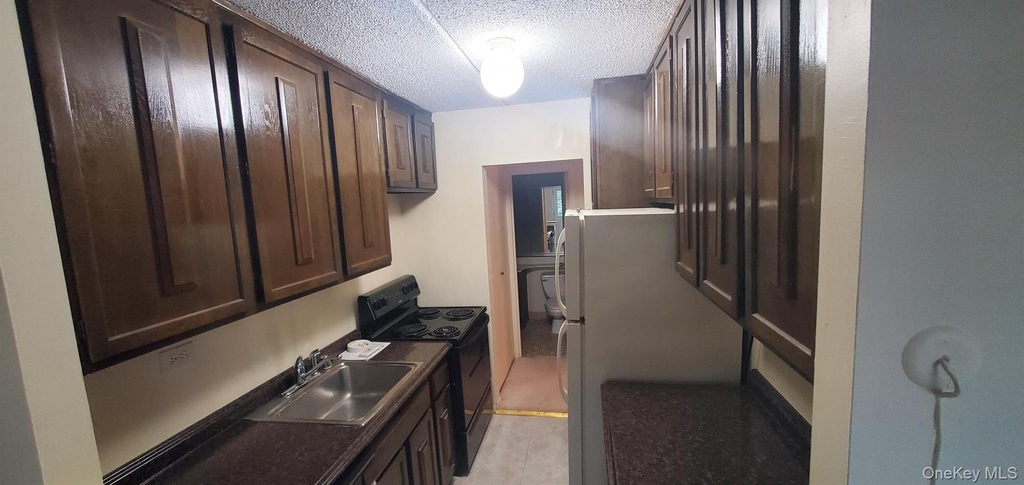 160 Academy Street - Photo 13