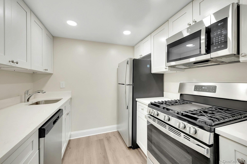 2 Park Avenue - Photo 6