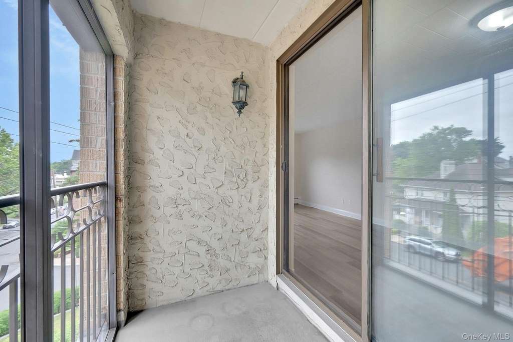 2 Park Avenue - Photo 8