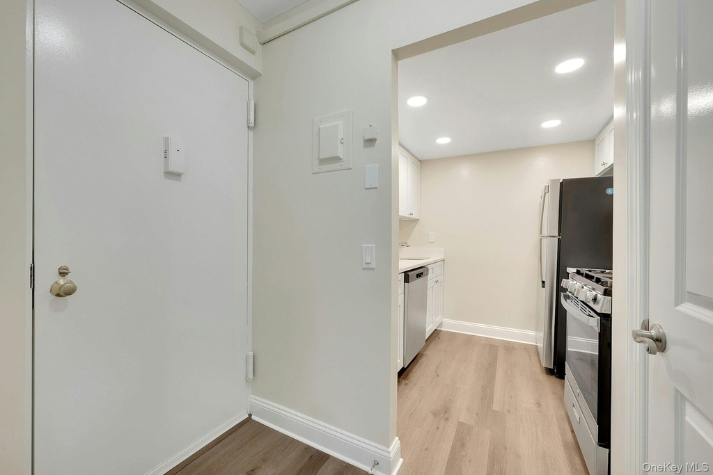 2 Park Avenue - Photo 17