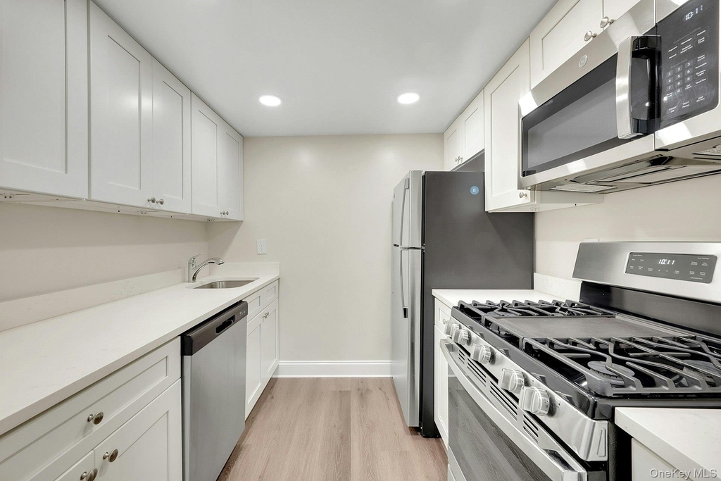 2 Park Avenue - Photo 4