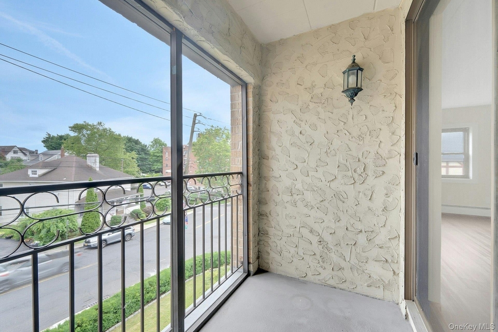 2 Park Avenue - Photo 18