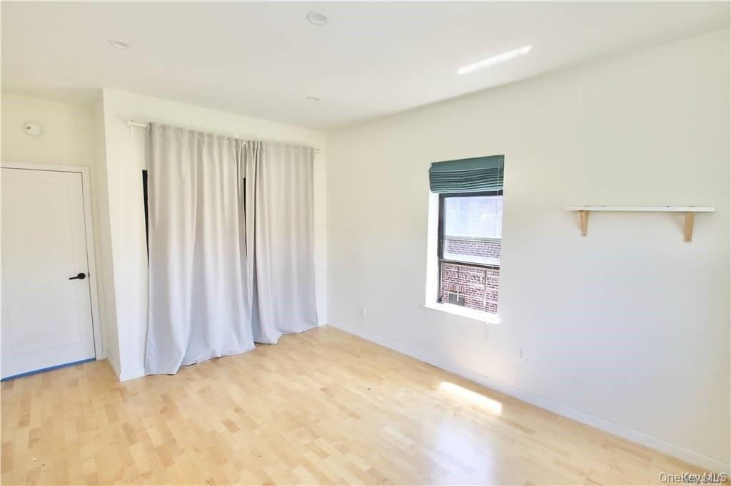 43-33 48 Street - Photo 9