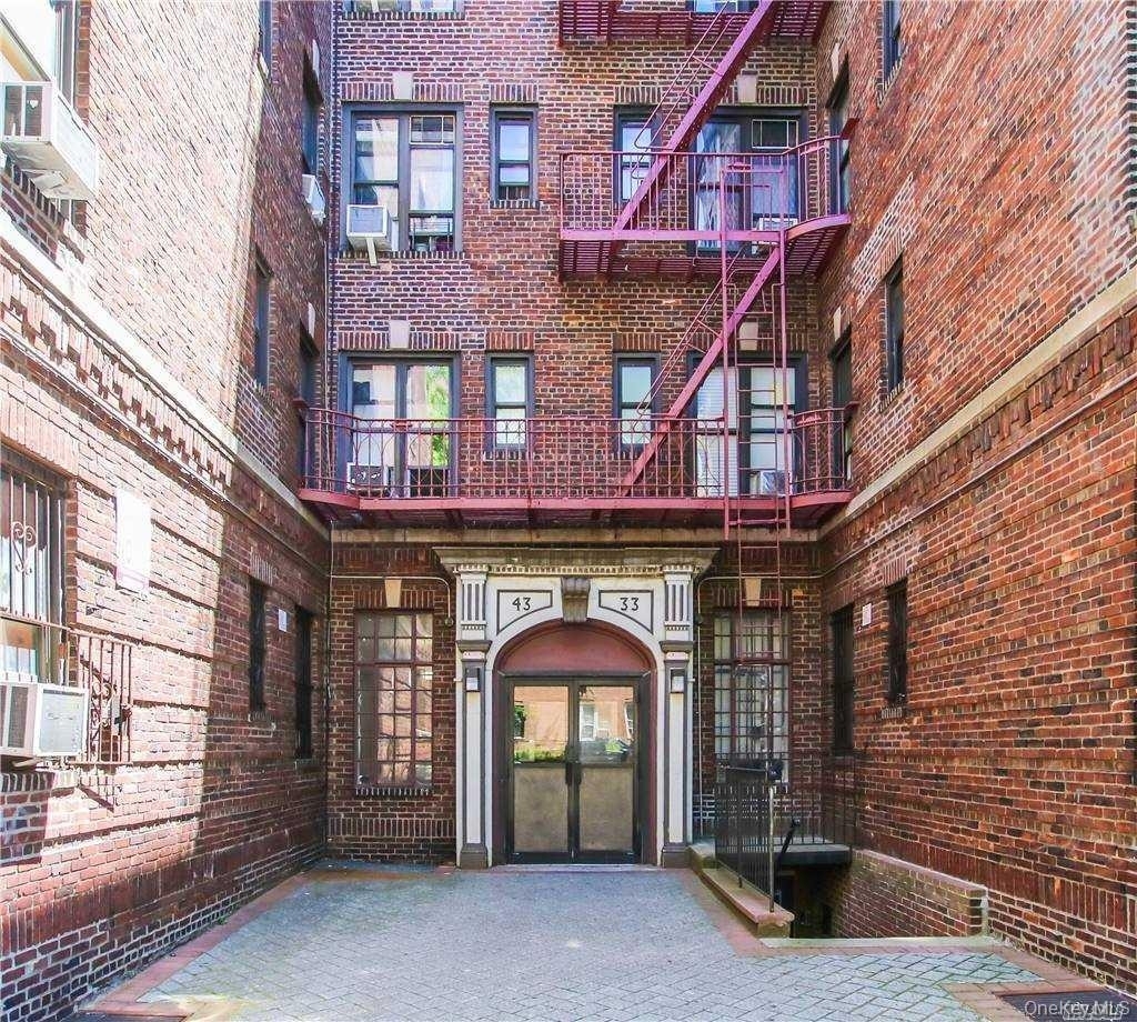 43-33 48 Street - Photo 0