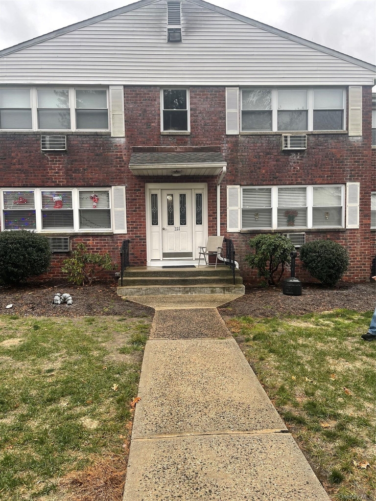 221 N Middletown Road - Photo 1