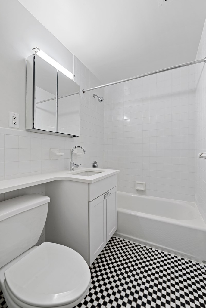 East 84th Street - Photo 5