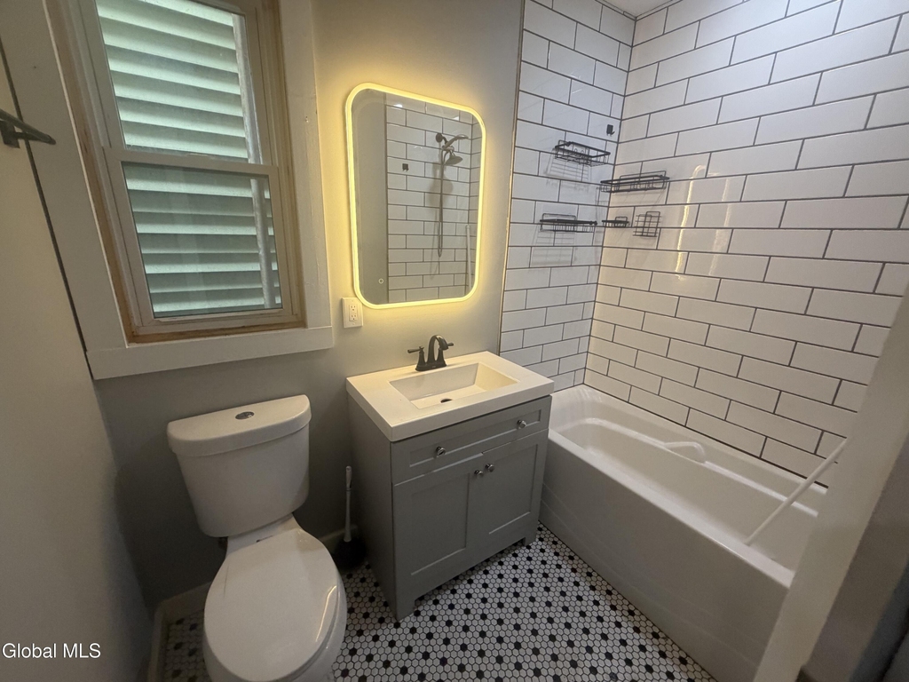 193 Livingston Avenue - Photo 13