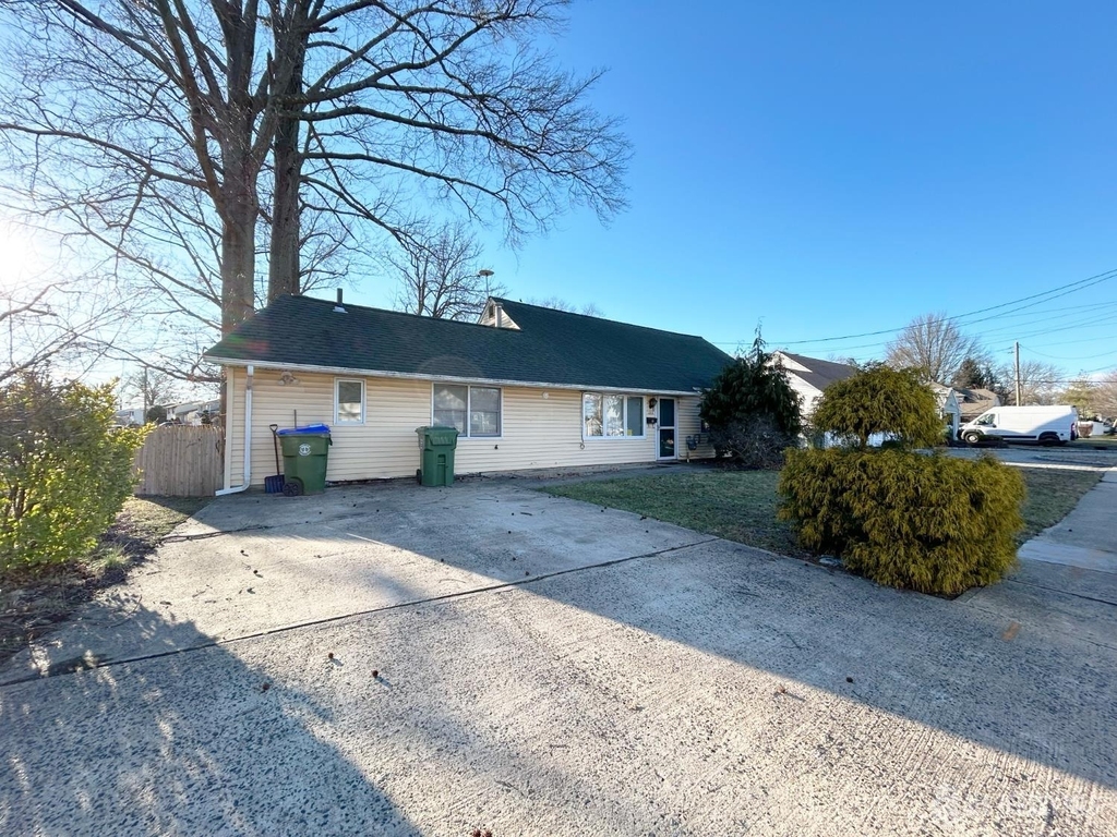 122 Vineyard Road - Photo 0