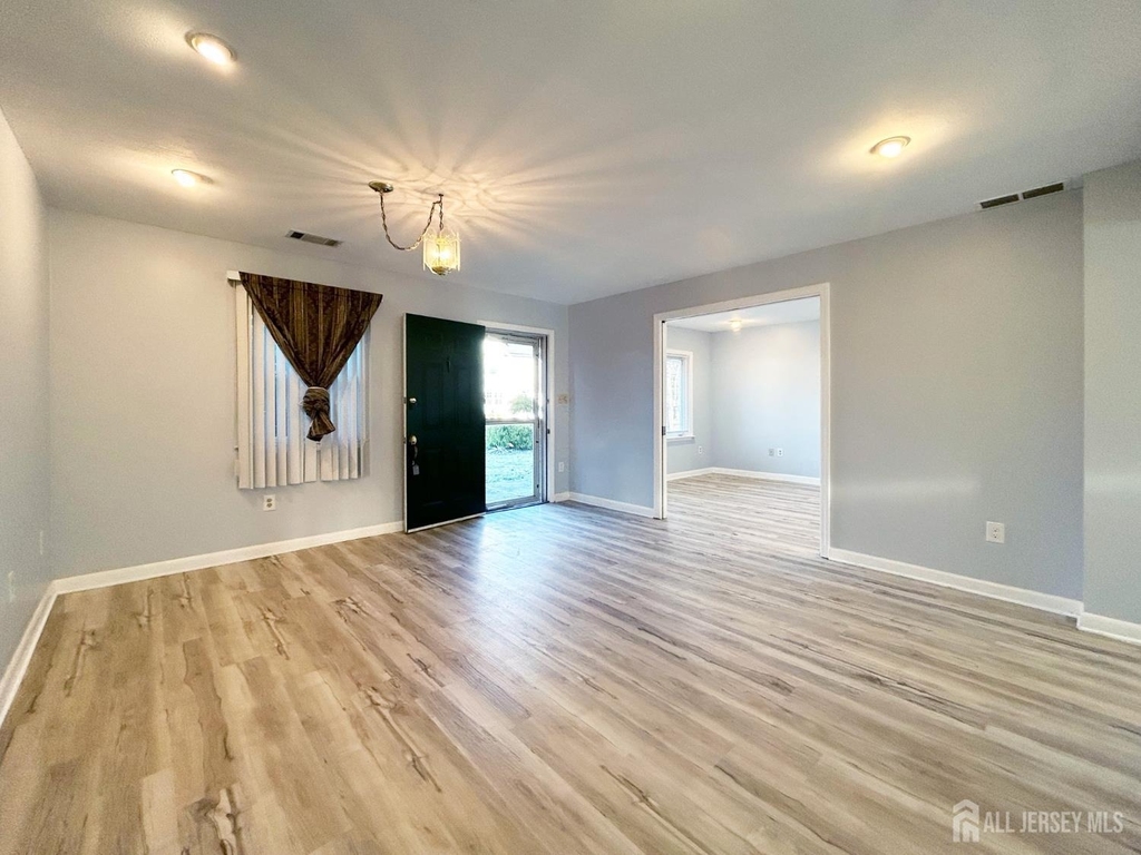 122 Vineyard Road - Photo 4