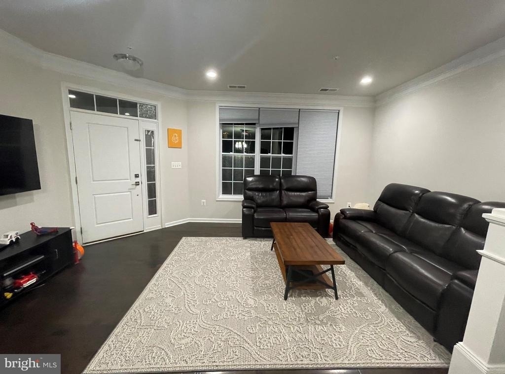 23479 Belvoir Woods Terrace - Photo 4