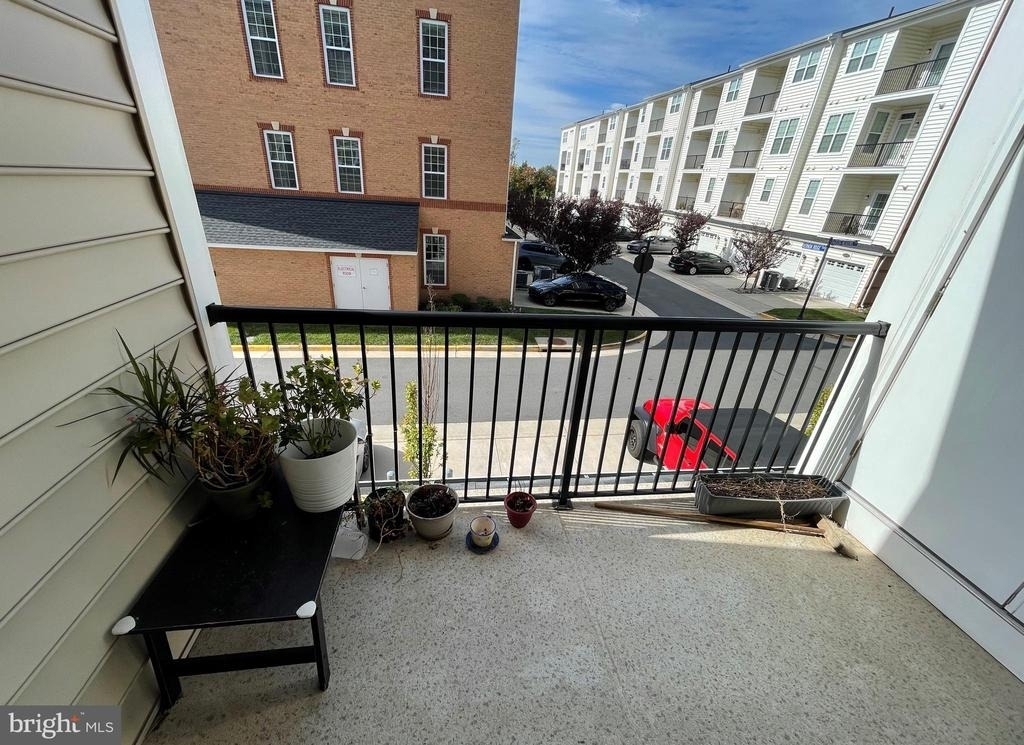 23479 Belvoir Woods Terrace - Photo 18