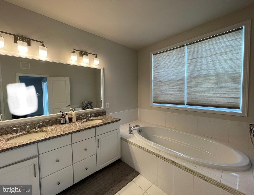 23479 Belvoir Woods Terrace - Photo 17
