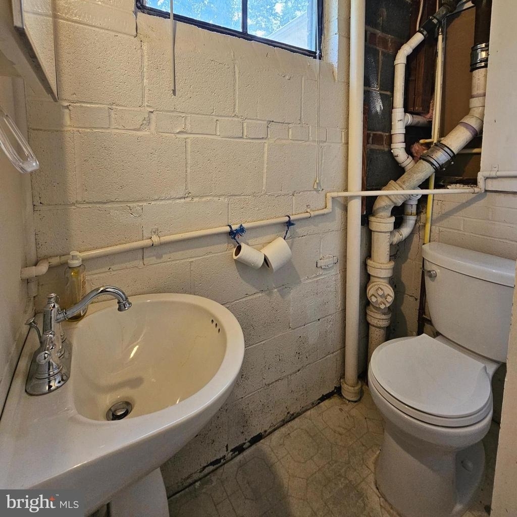 7606 Gresham Street - Photo 28