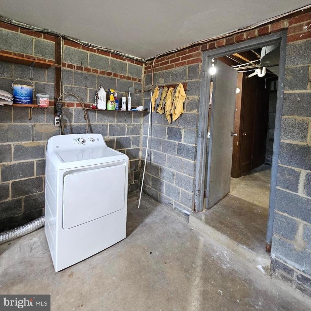 7606 Gresham Street - Photo 29