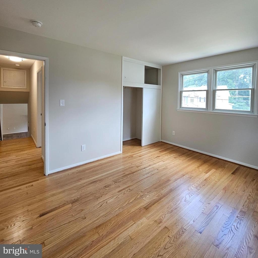 7606 Gresham Street - Photo 19
