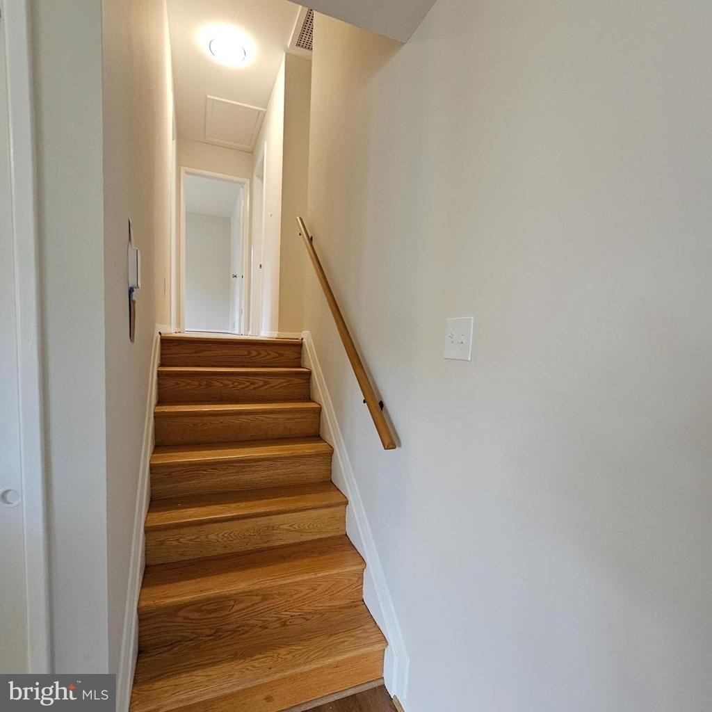 7606 Gresham Street - Photo 14