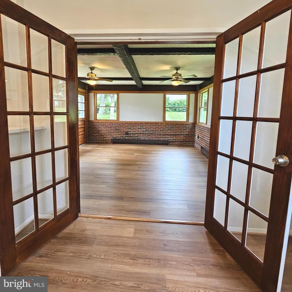 7606 Gresham Street - Photo 11