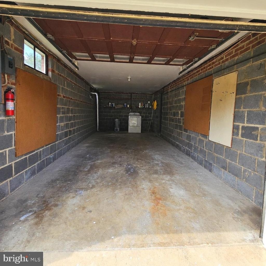7606 Gresham Street - Photo 30