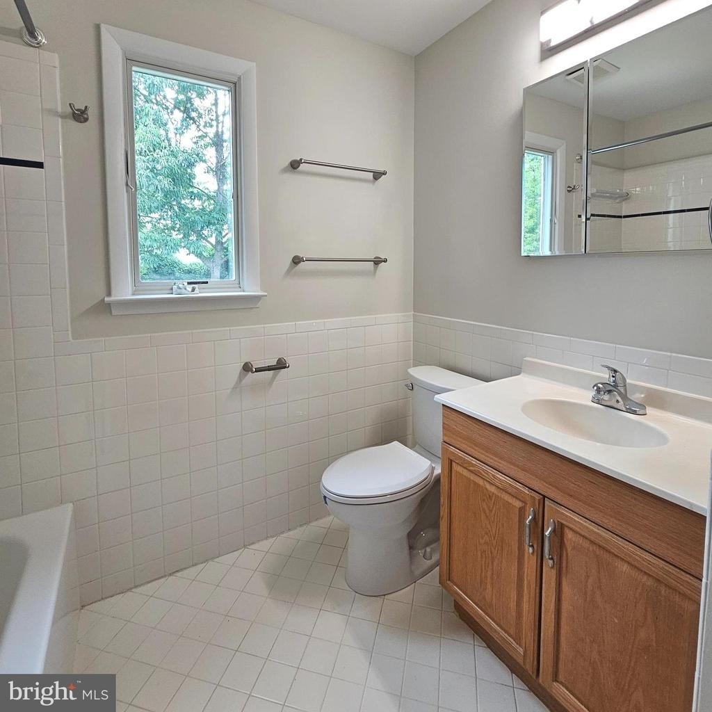 7606 Gresham Street - Photo 23