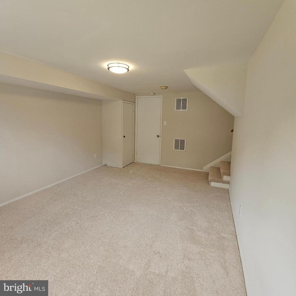7606 Gresham Street - Photo 26