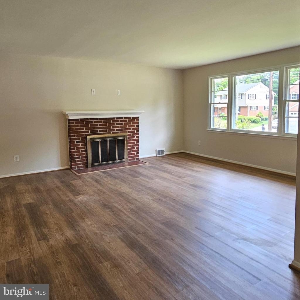 7606 Gresham Street - Photo 4