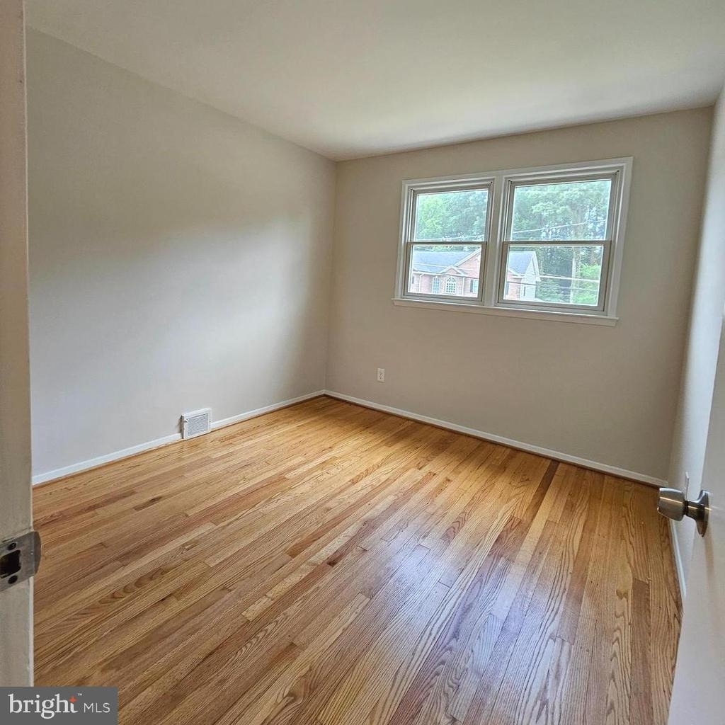 7606 Gresham Street - Photo 20