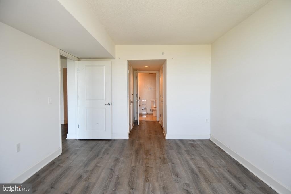 11800 Sunset Hills Road - Photo 14