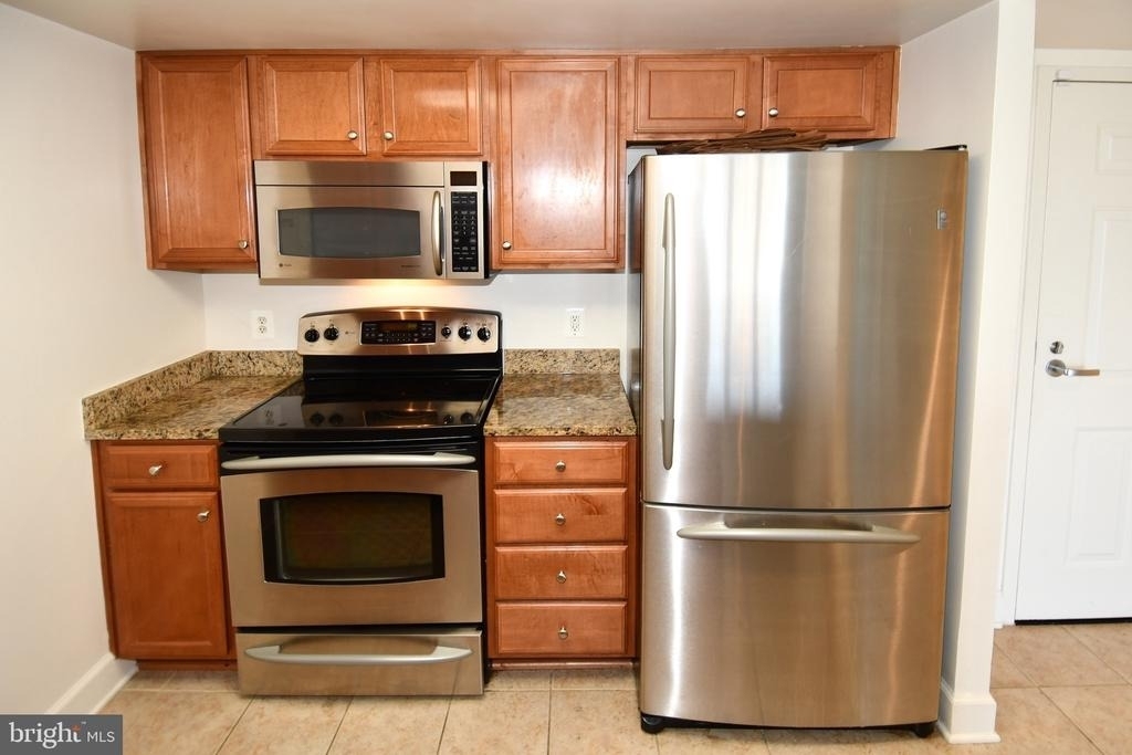 11800 Sunset Hills Road - Photo 12