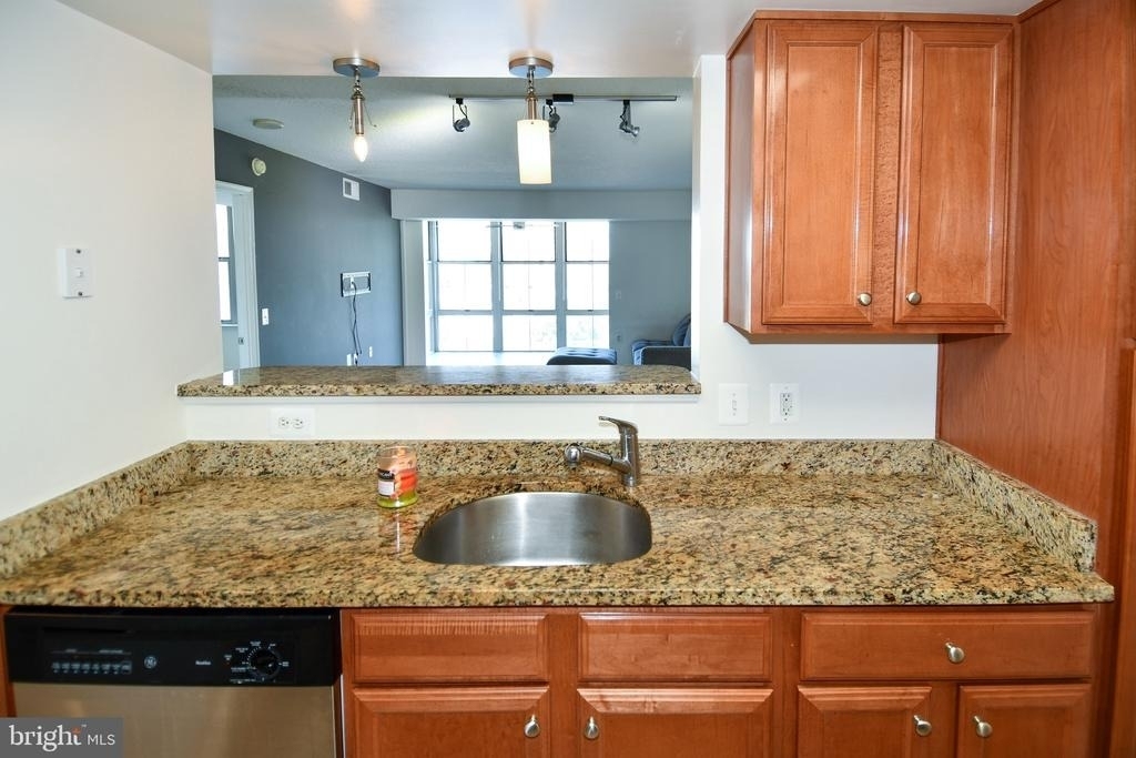 11800 Sunset Hills Road - Photo 11