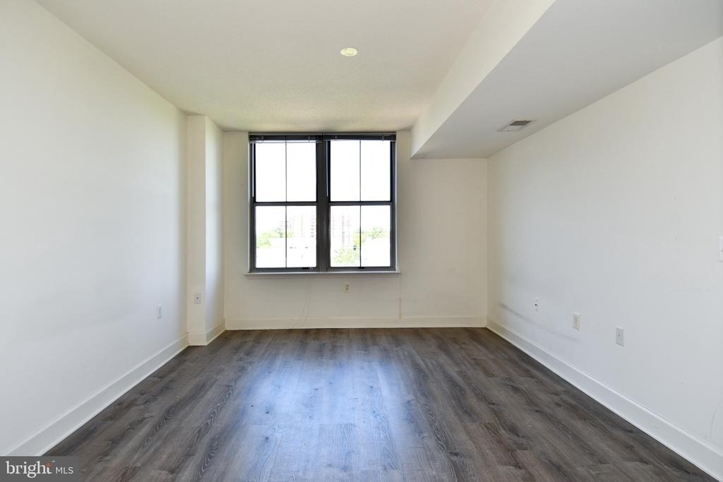 11800 Sunset Hills Road - Photo 13