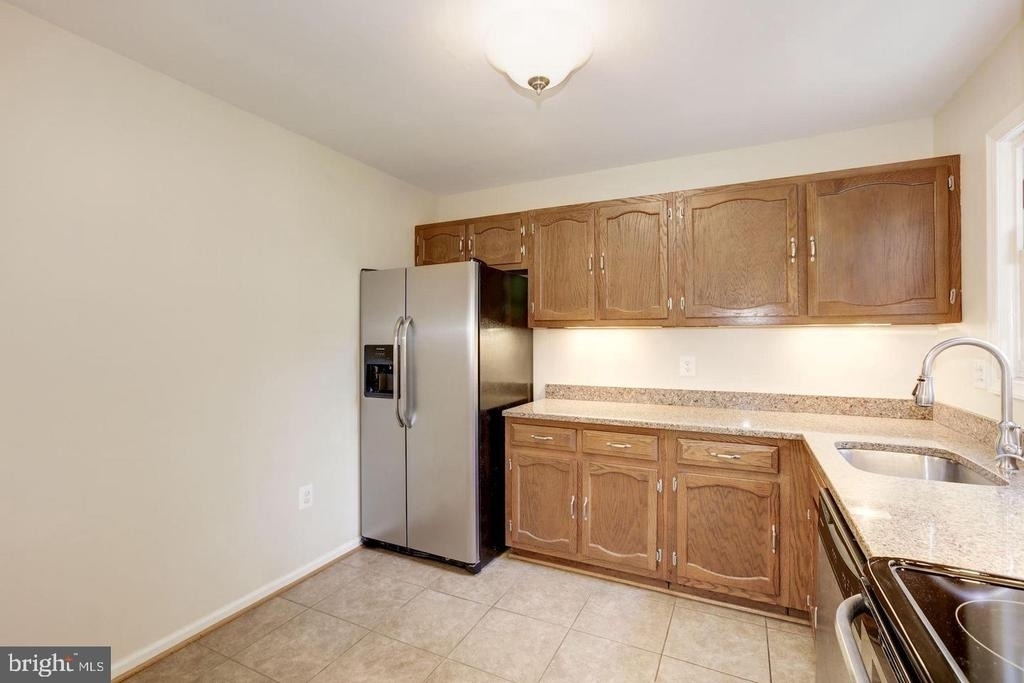 9816 Oakdale Woods Court - Photo 4
