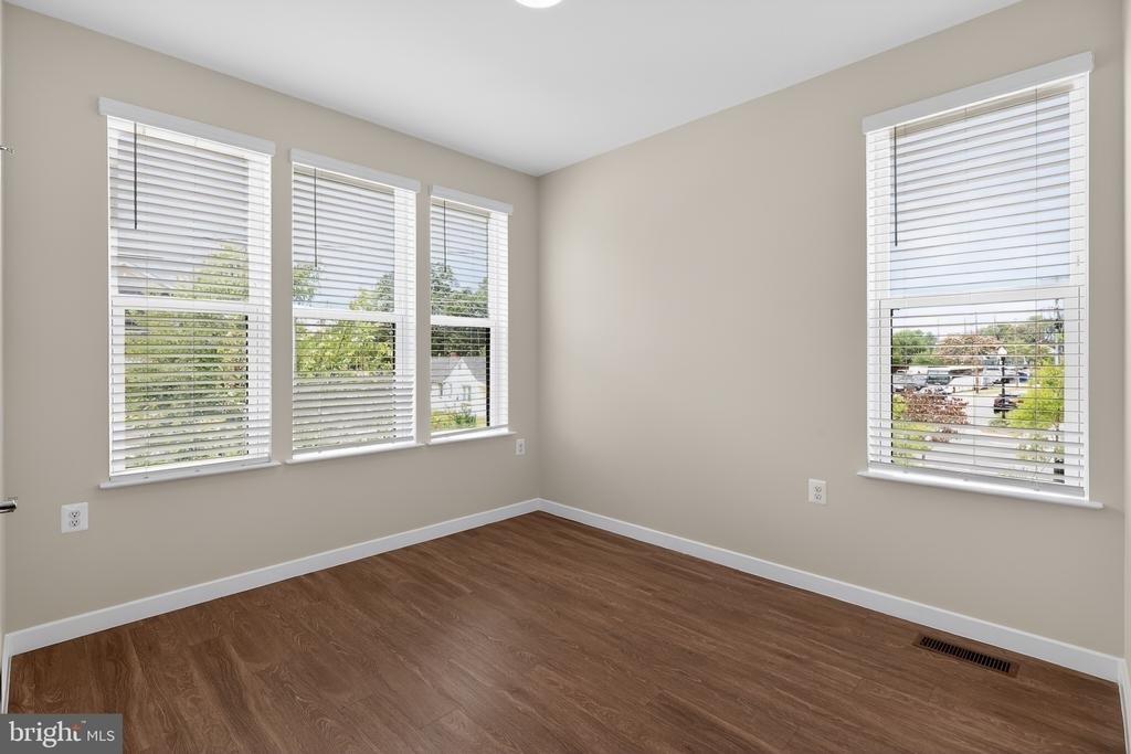 5851 Columbia Pike - Photo 13